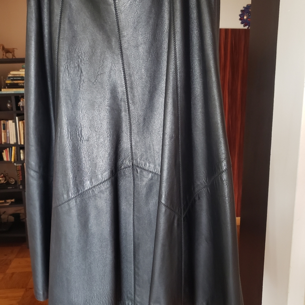 Leather skirt. WAIST